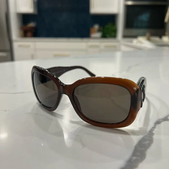 CHANEL | Accessories | Vintage Chanel 52 Brown Tortoise  display picture 2